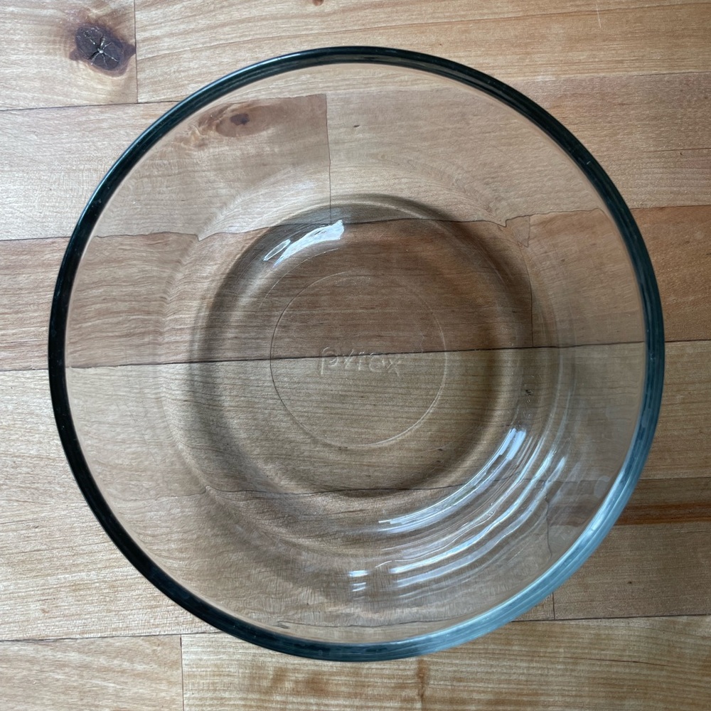 Glass Pyrex Bowl - Picture 9 of 10